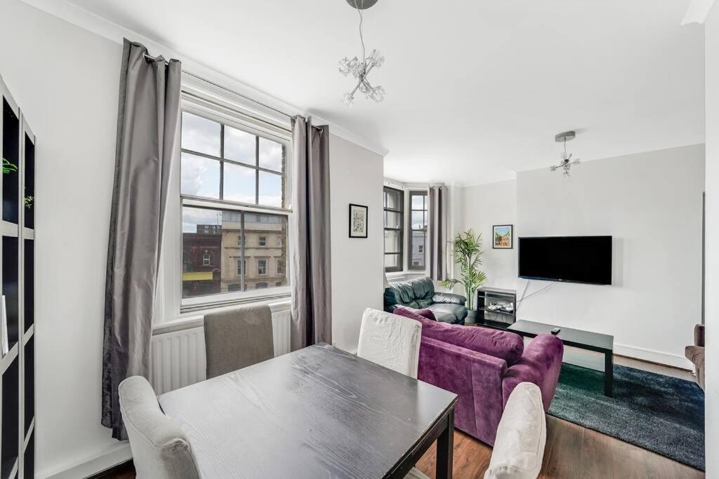 Modern 3 Bedroom Flat Near Camden Town Apartment
