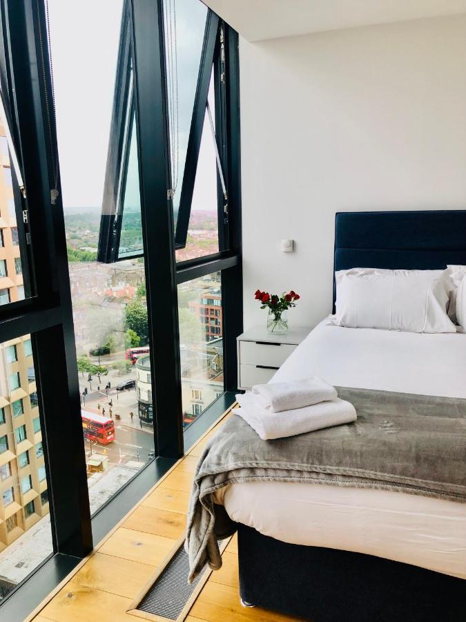Luxury 2 Bedroom 20 Min From Apartment *