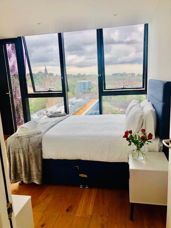 Luxury 2 Bedroom 20 Min From Apartment *