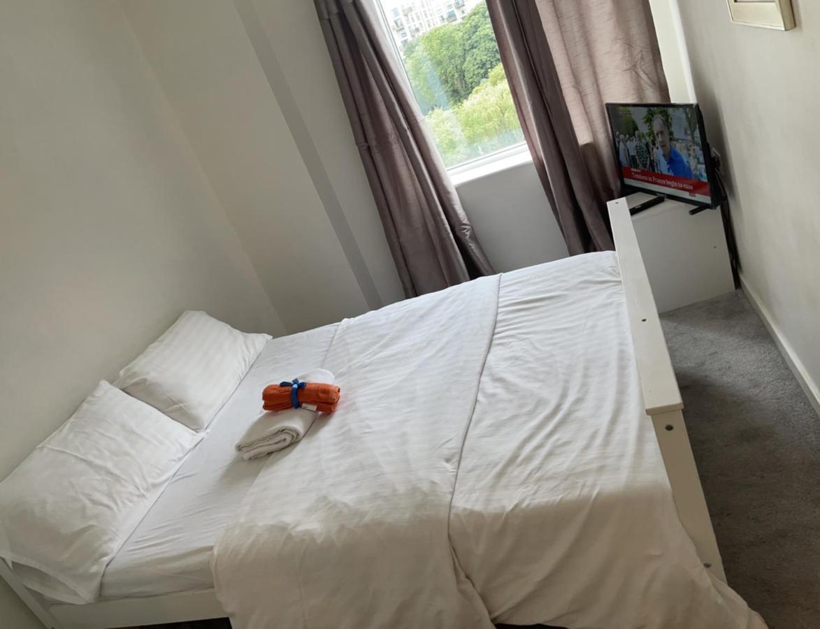 Park Royal Stay- Relax In A Specious Masters With Views In An Ferienhaus
