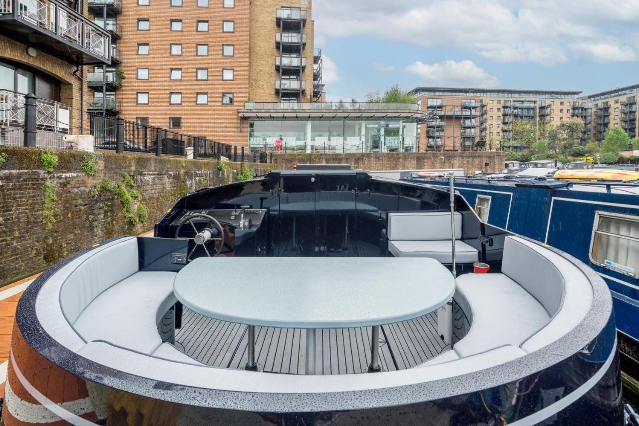 Botel Elegant Houseboat Near Canary Wharf Londen