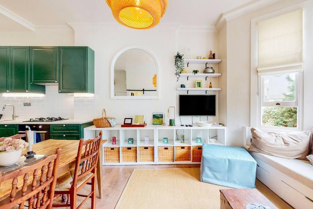 Beautiful 1 Bedroom In Shepards Bush Apartment London
