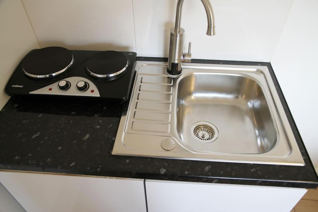 Apartment Ensuite With Kitchen Modern Large Double-bed In Zone 2 *