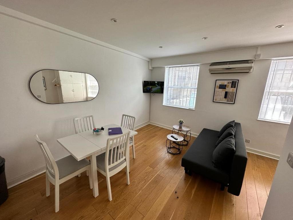 Apartment 2b Soho By Indigo Flats Sleeps 4 London