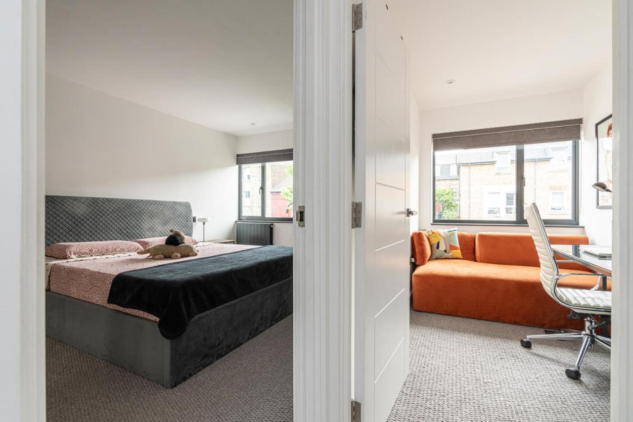 Altido Stunning 2 Bed House With Garden And Free Parking, Near Clapham Park London
