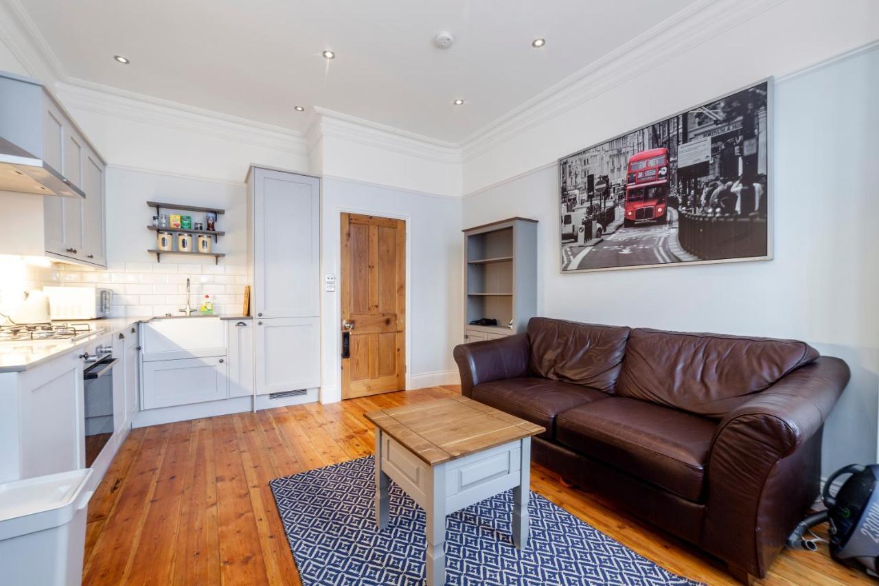 Stylish 1 Bdr Wcommunal Garden, Greenwich Leilighet London