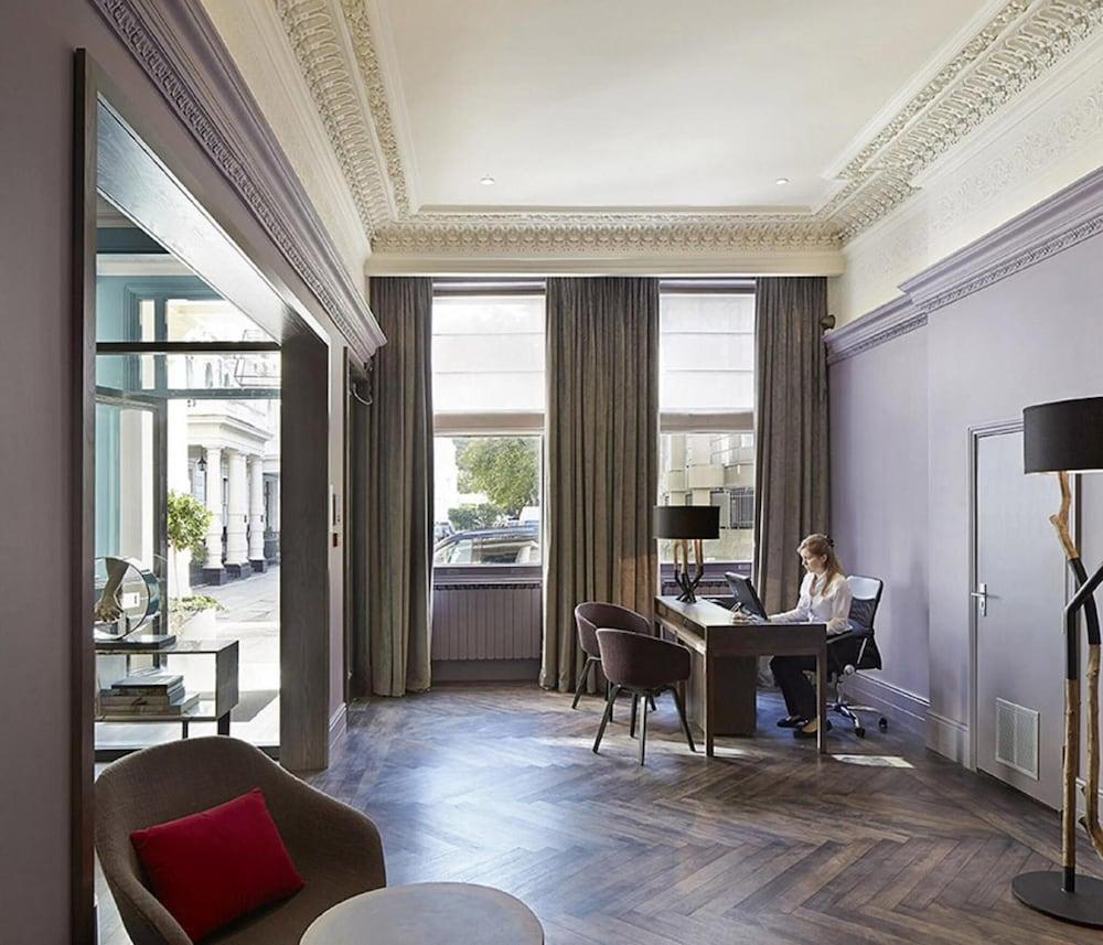 Signature Townhouse Hyde Park 4*