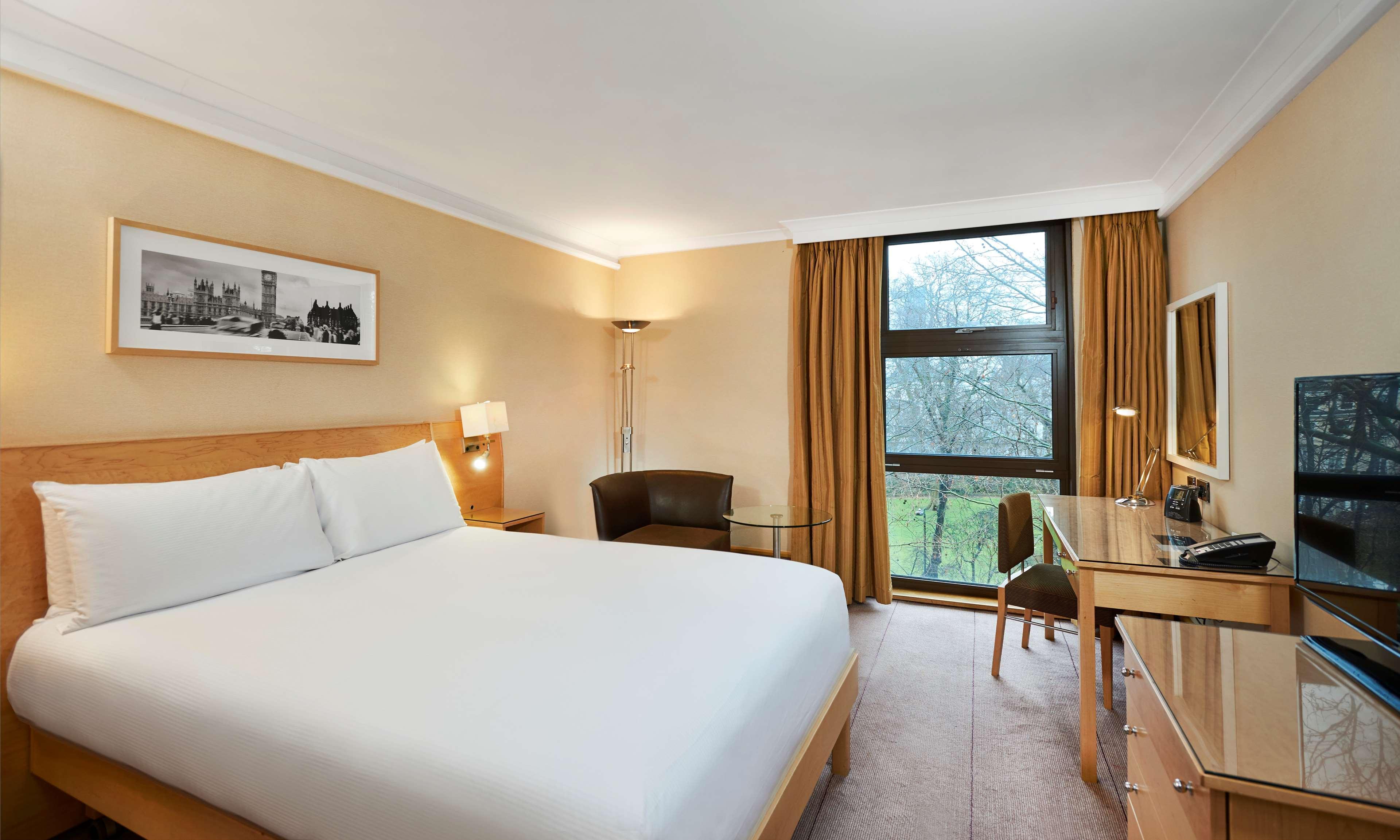 Hilton Kensington Hotel 4*