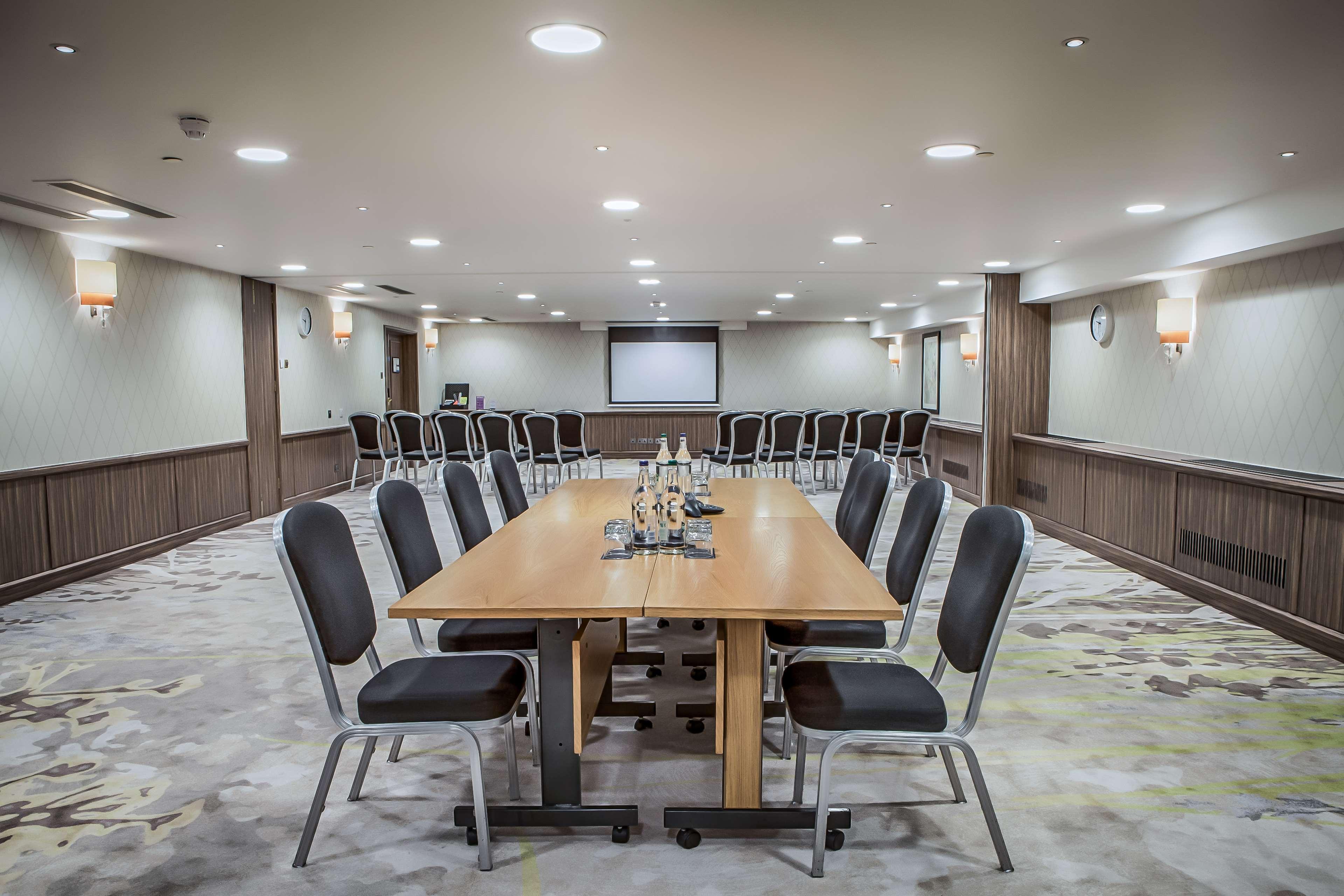 Hilton Kensington 4*
