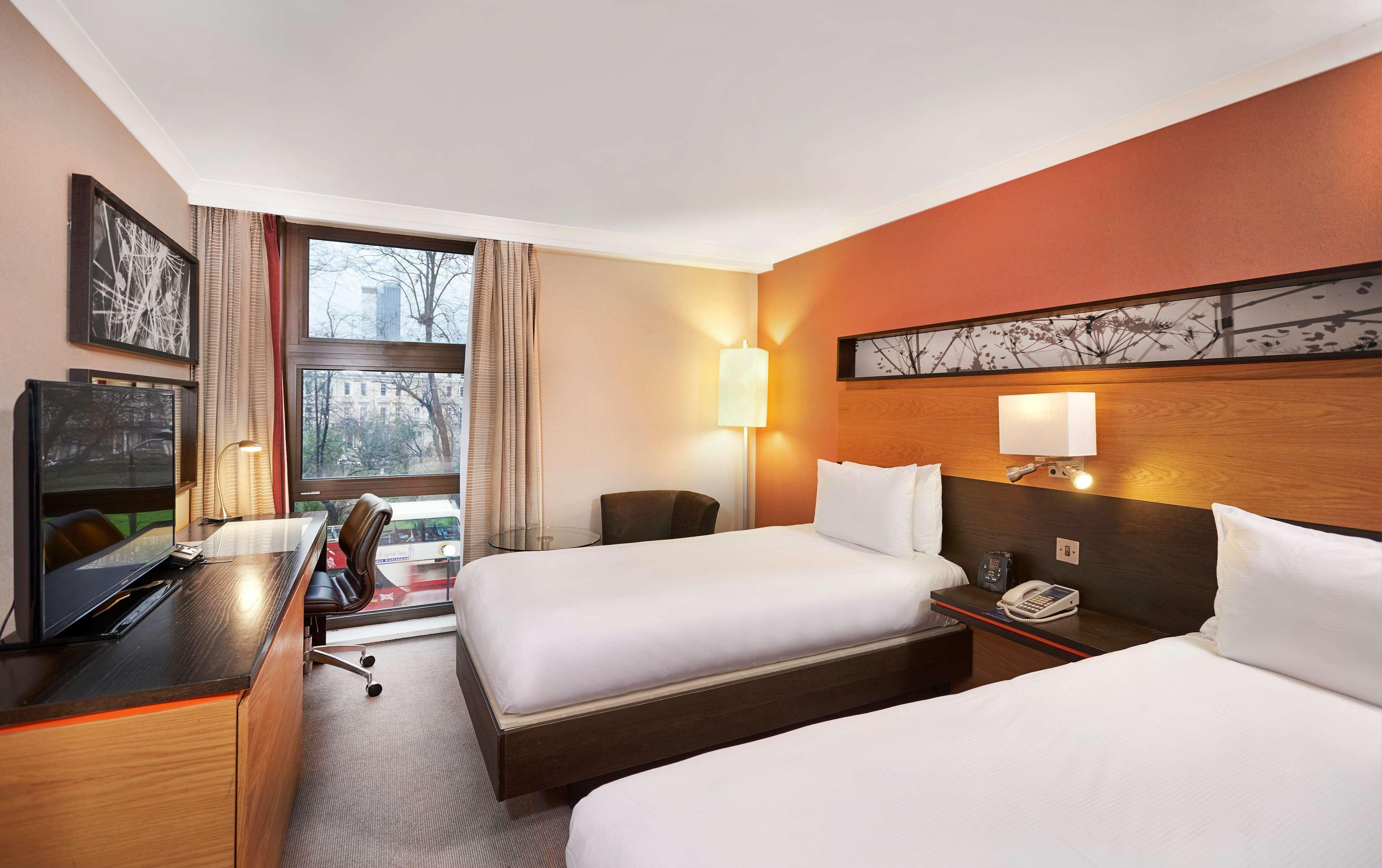 Hilton Kensington Hotel 4*