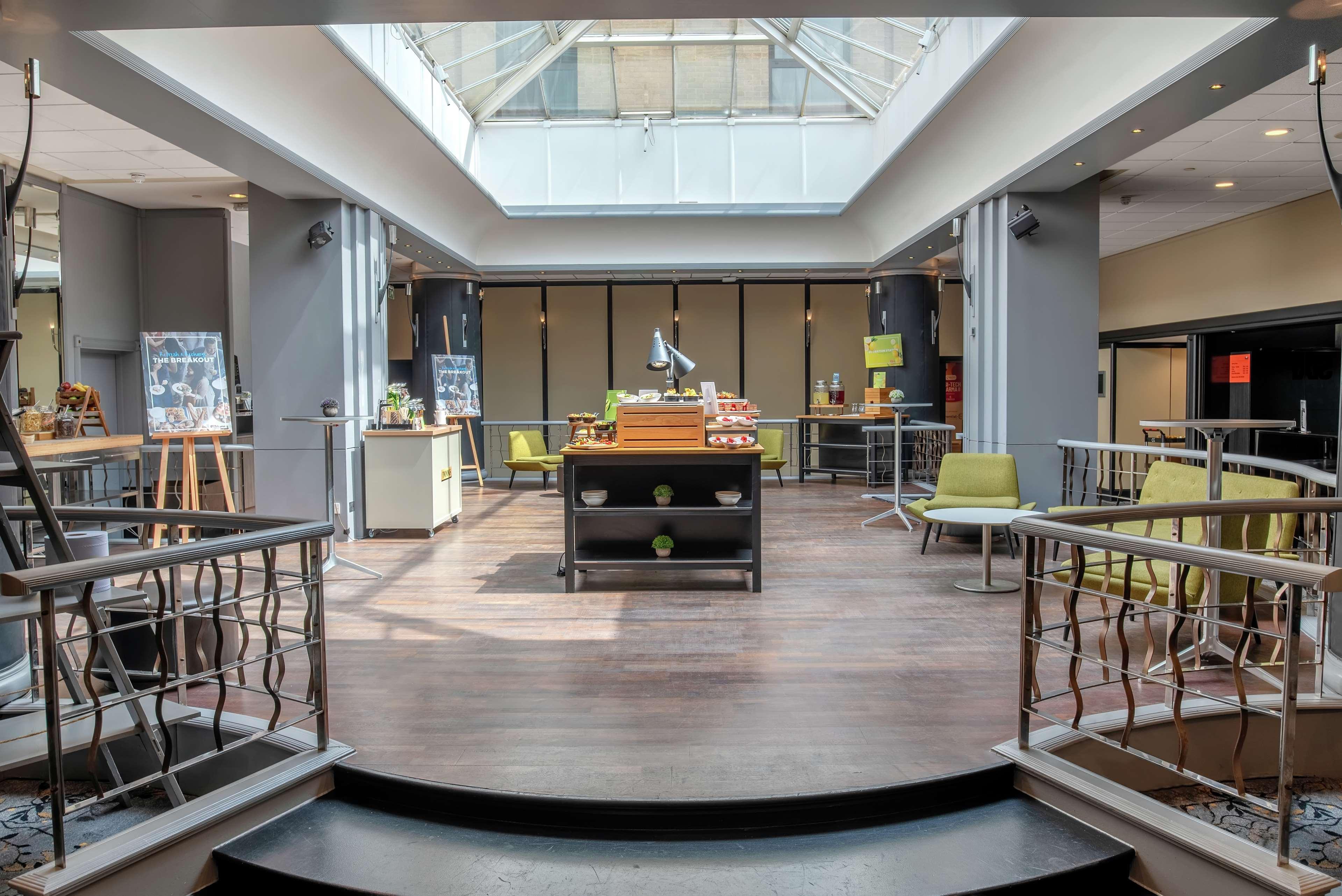 Hilton Kensington Hotel 4*