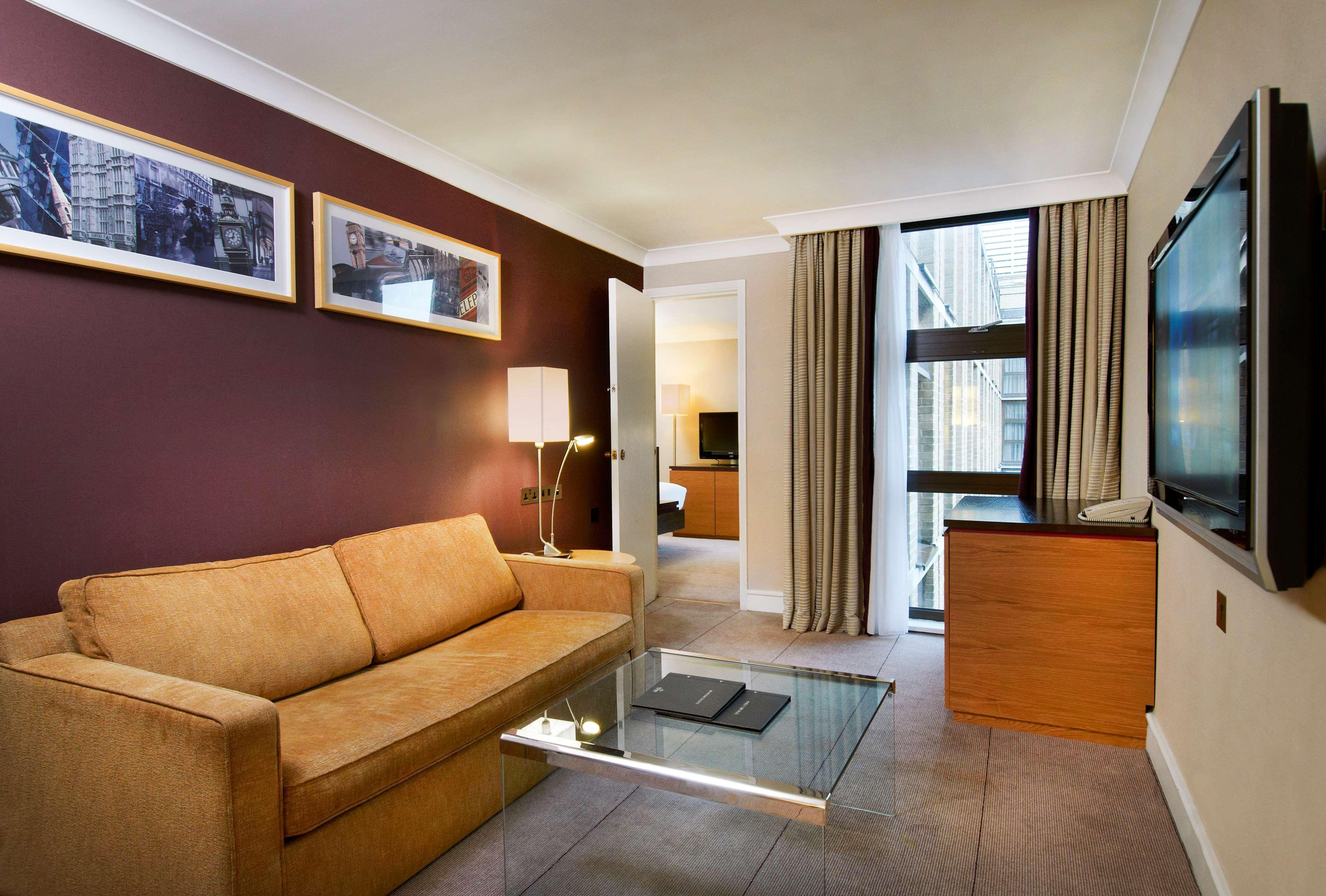 Hilton Kensington Hotel 4*