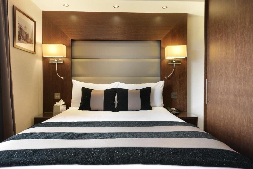 Park Grand Kensington 4*
