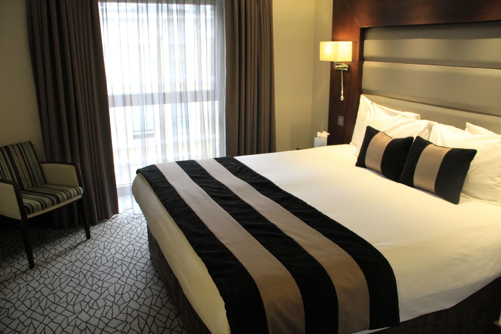 Park Grand Kensington 4*