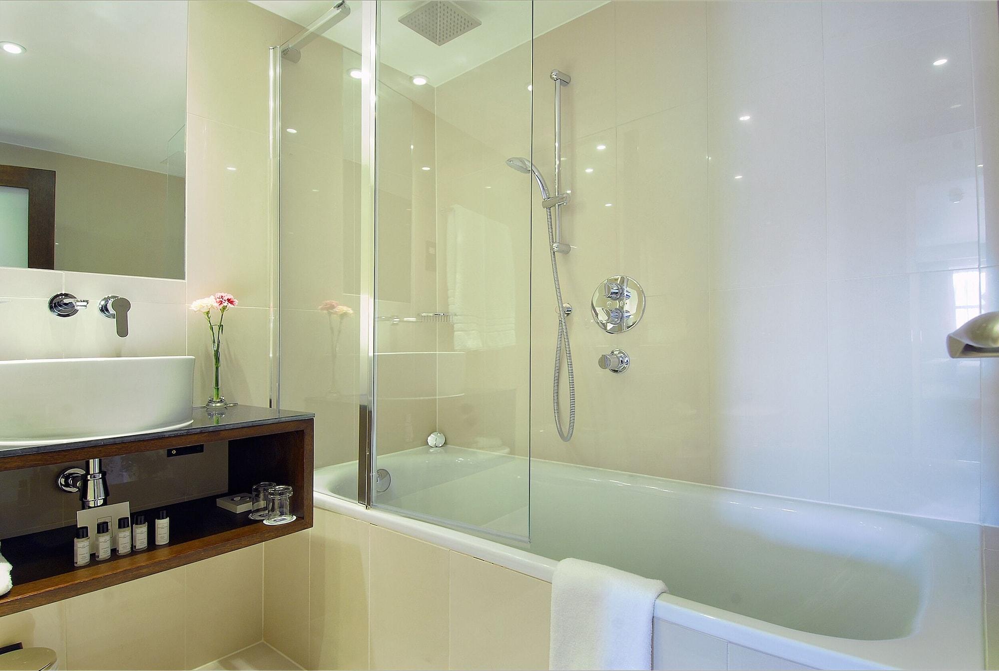 Park Grand Kensington Hotel 4*