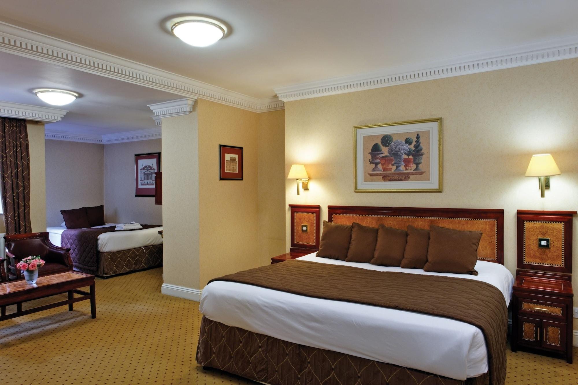 Grange Clarendon 4*