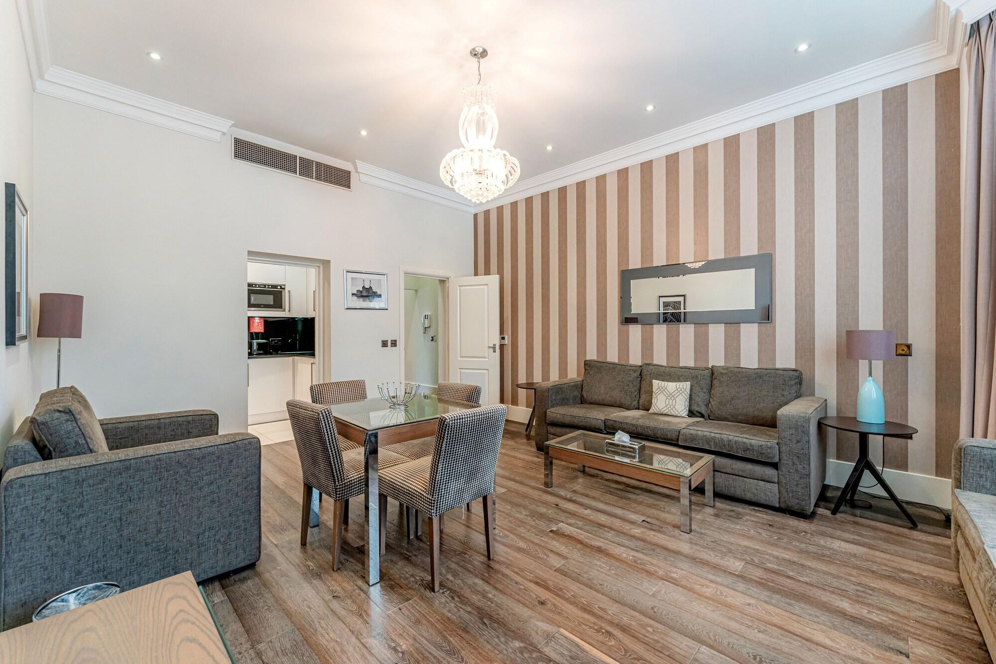 Aparthotel Ashburn Court 4*