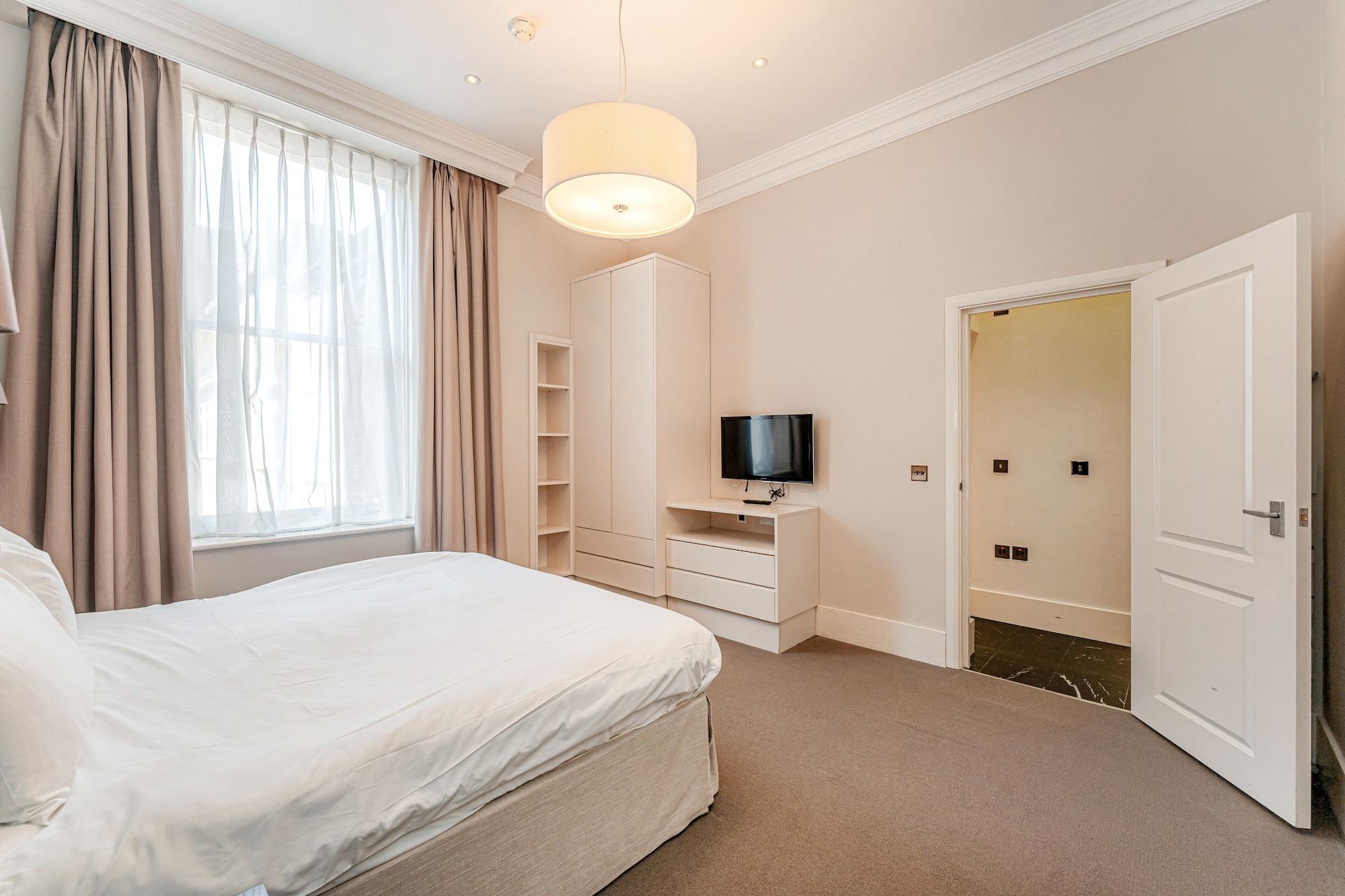 Ashburn Court London