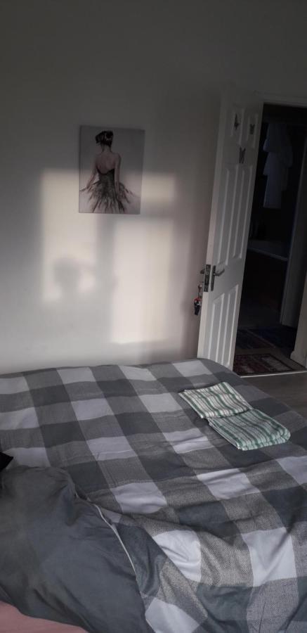 7, Cranehouse Brangbourne Road One Big Double Available On Reasonable Price, Shared Flat *