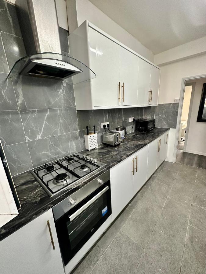 Shoreditch R1 * London