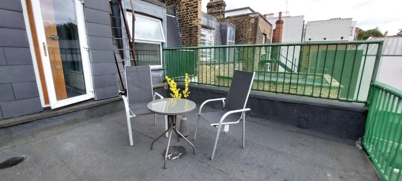 One Bedroom Flat In Finchley Road * Londen