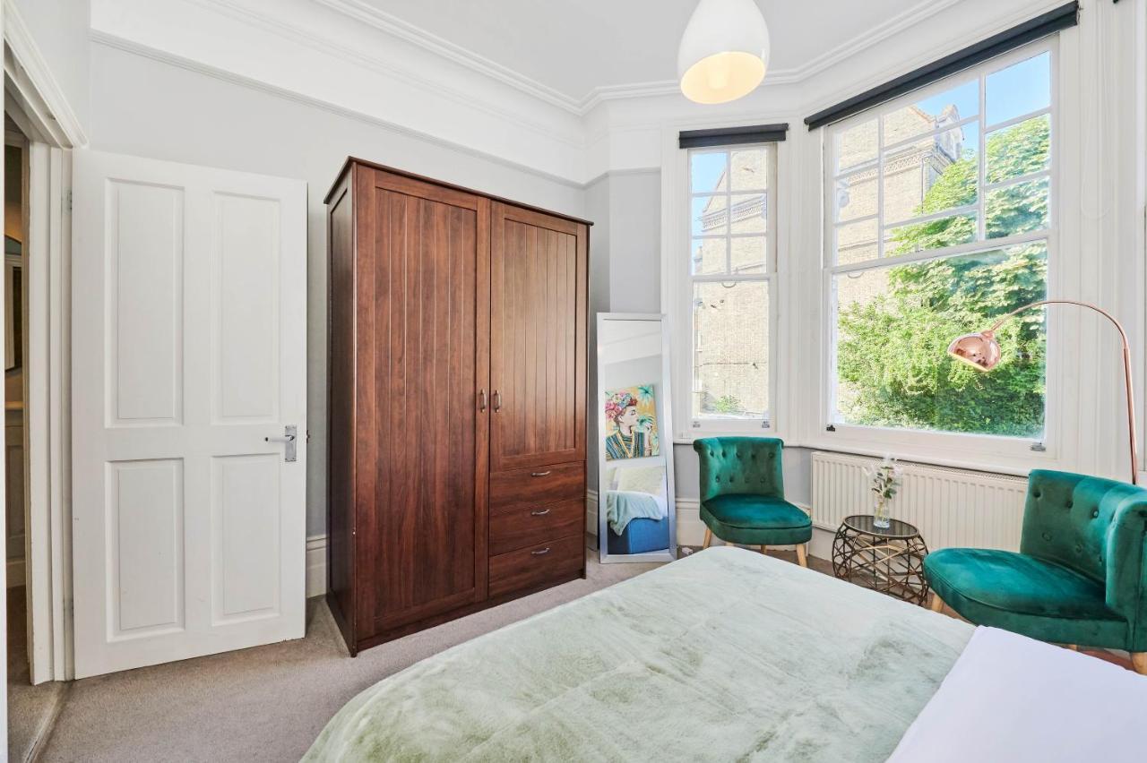 Stylish Garden Flat In Kensington Olympia Leilighet London