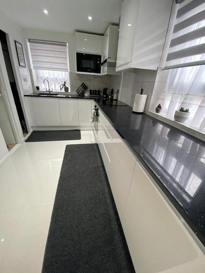 1 Bedroom In East Apartment *