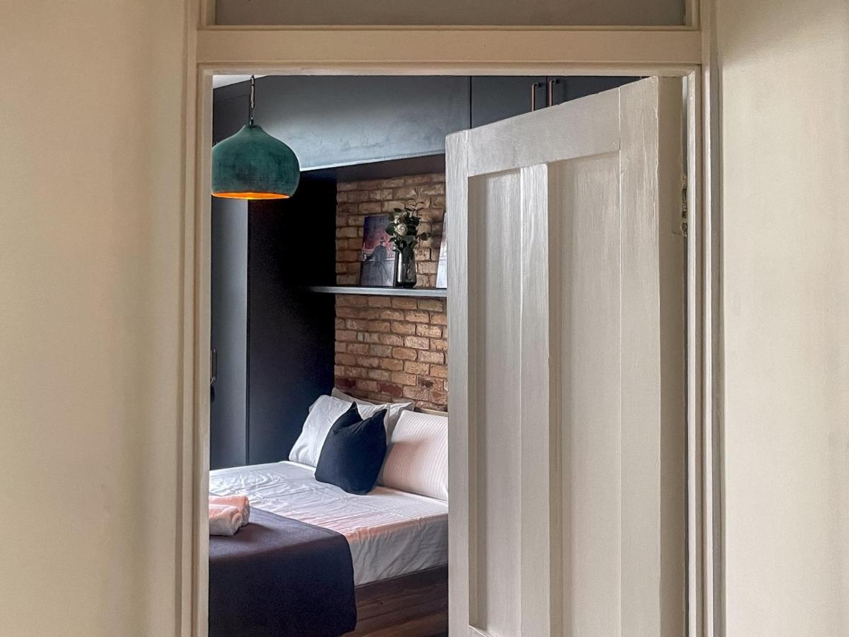 Pass The Keys One Bedroom Near Popular Attractions *