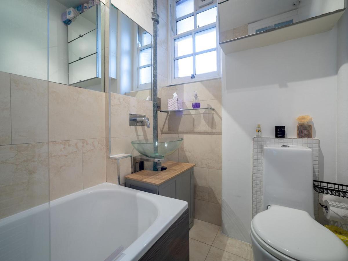 Apartment Pass The Keys One Bedroom Near Popular Attractions