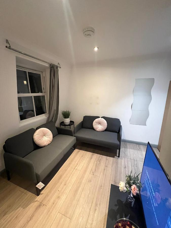 3 Bedroom Flat In King's Cross, St Pancras's. 8 People Leilighet