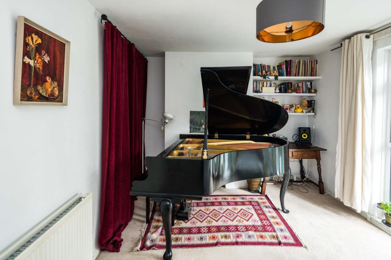 2bd Stylish W/t Grand Piano Apartment London