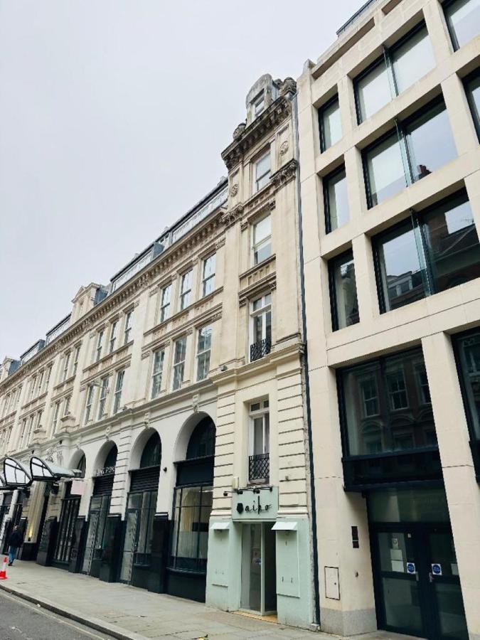 Chancery Apartment *