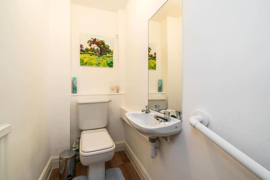 Spacious 2 Bed Garden Flat By The Thames+parking Apartment *