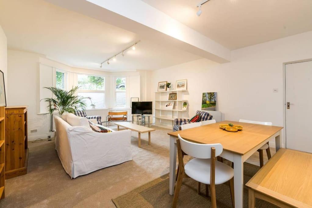Apartment Spacious 2 Bed Garden Flat By The Thames+parking
