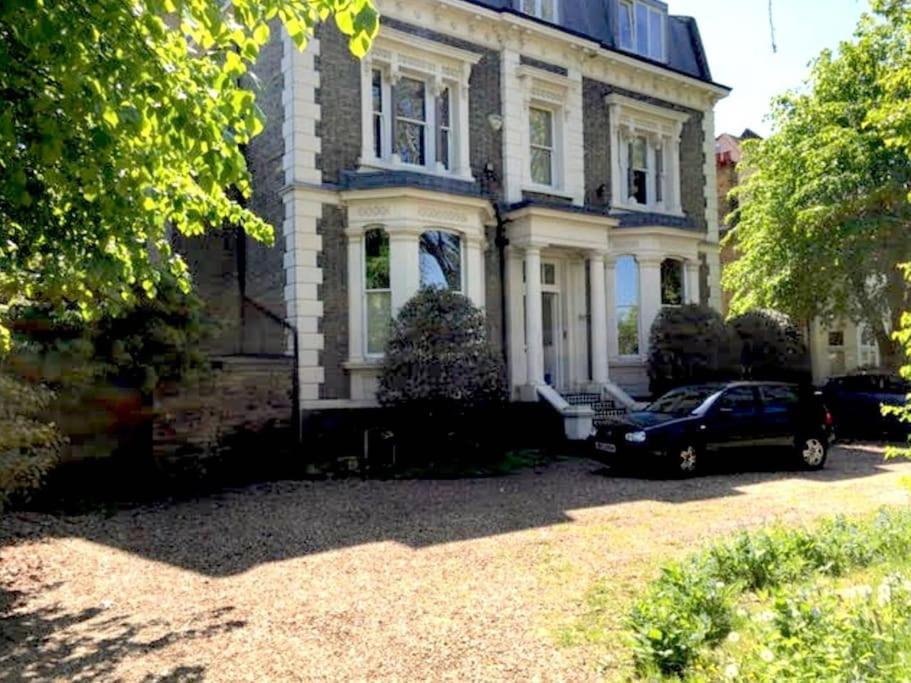 Spacious 2 Bed Garden Flat By The Thames+parking *