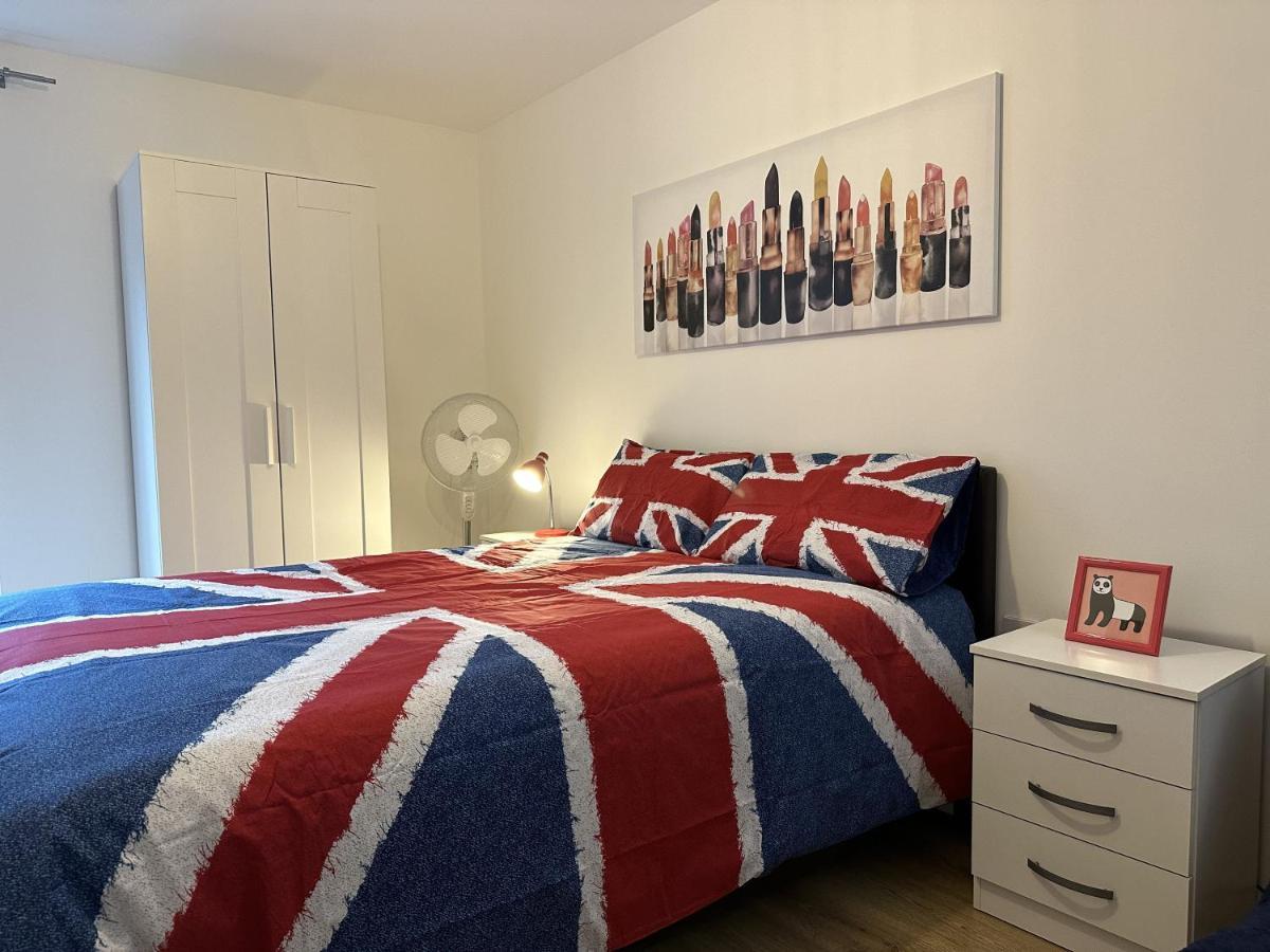 Homestay Modern, Large Independent With En-suite Bathroom In Private Owned London