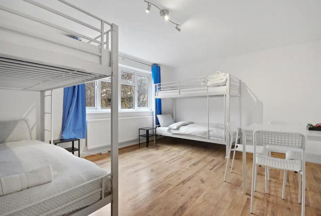 Aplacetostay Apartment, Zone 1 Car
