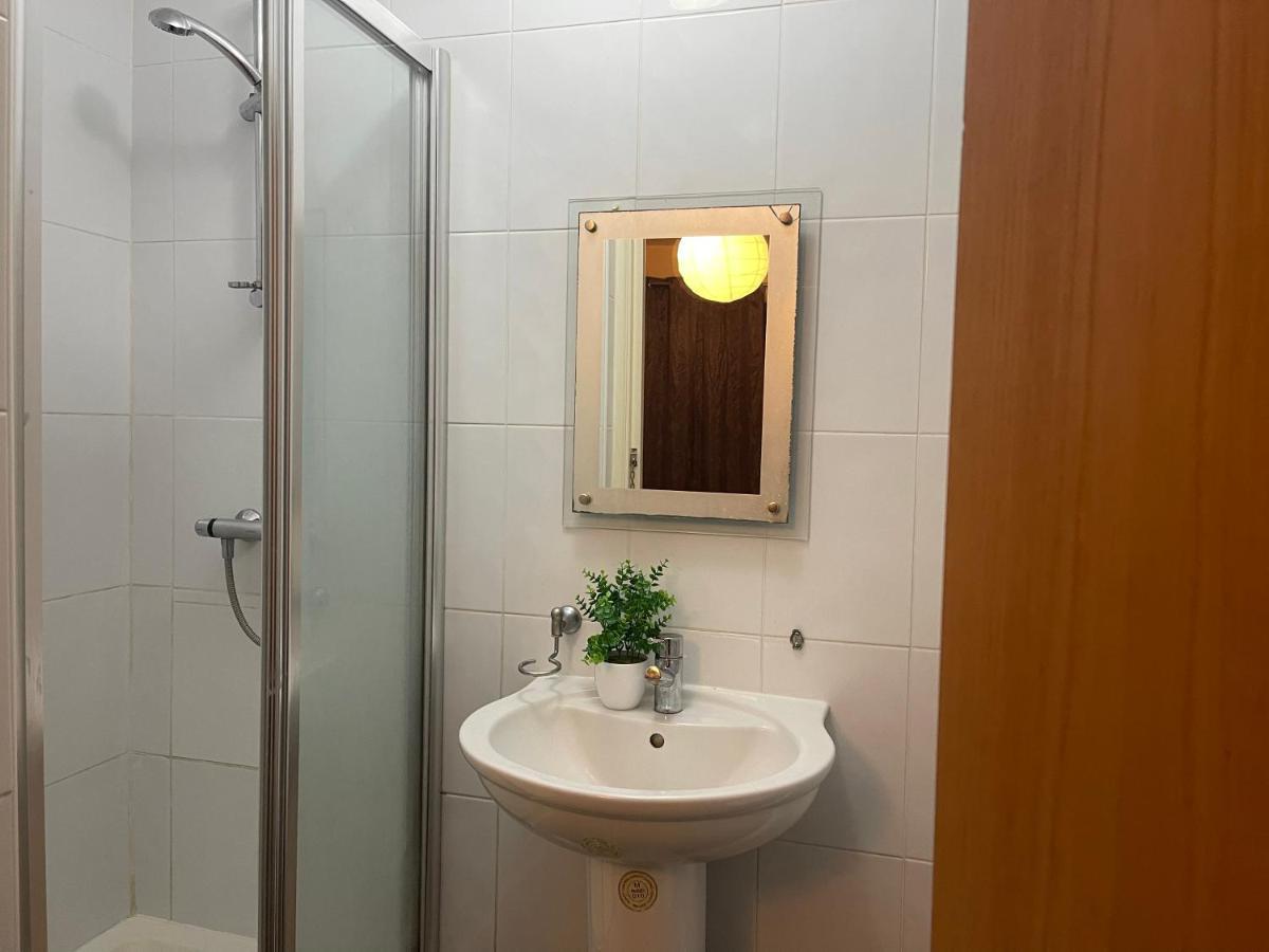 Ensuite Family In Stratford London