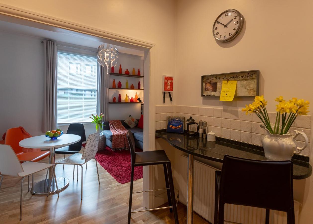 The Wanderlust - 1 Bedroom L Sleeps 4 With Sofa Bed L Prime Location Free Wifi L Perfect For Business & Leisure Travelers L 15percent Off Weekly & 20percent Off Monthly Stays! * Londen