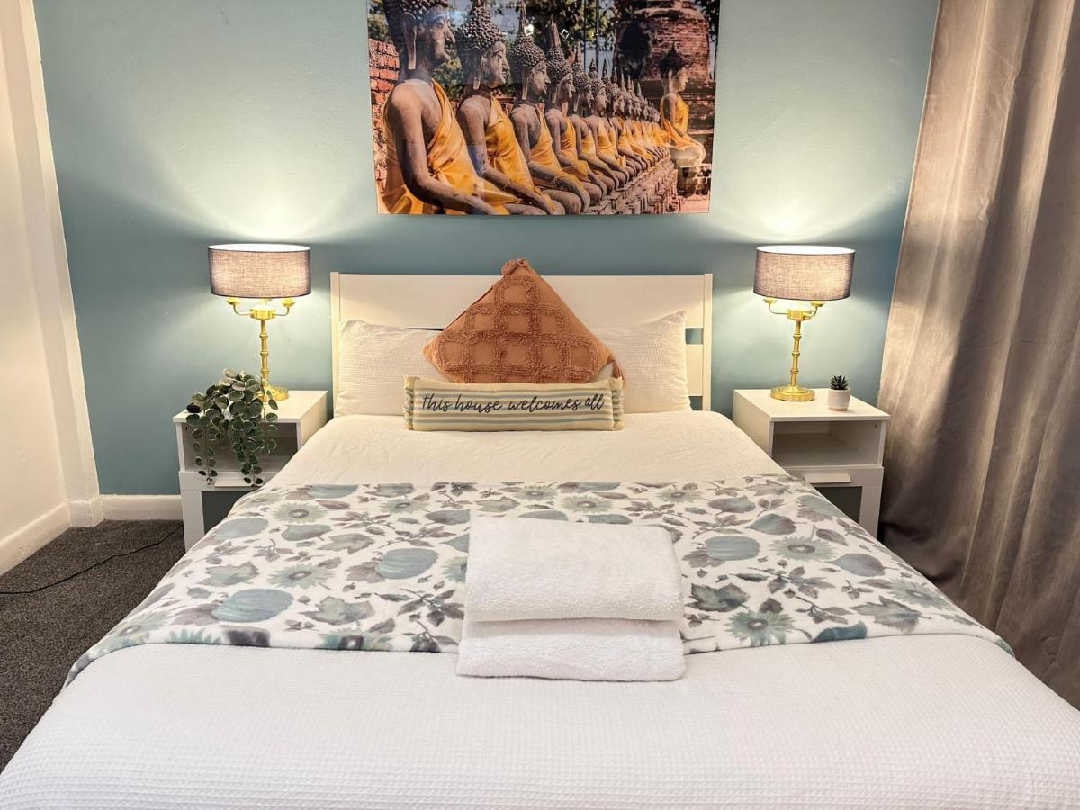 Burwood 2 Bedroom *