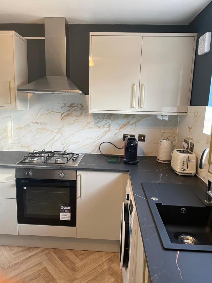 Elegant 2 Bedroom Flat In Chiswick Near Tube Stations Leilighet