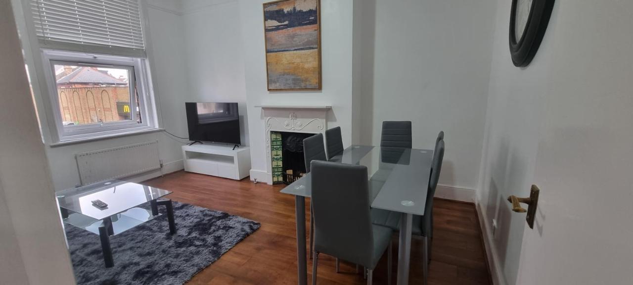 Cricklewood Broadway Guest Apartment London