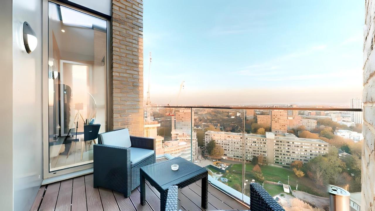 View 2-bed Battersea Penthouse - Underground Parking London