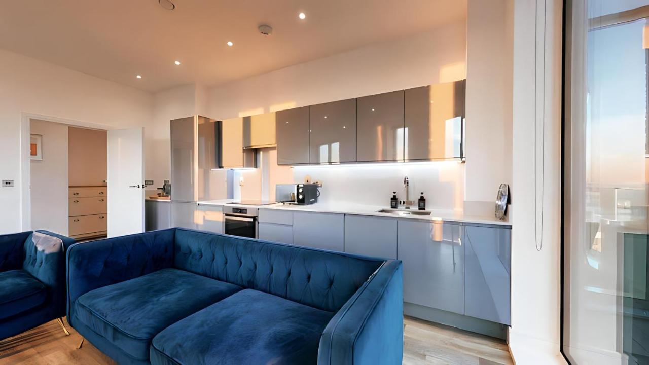 View 2-bed Battersea Penthouse - Underground Parking