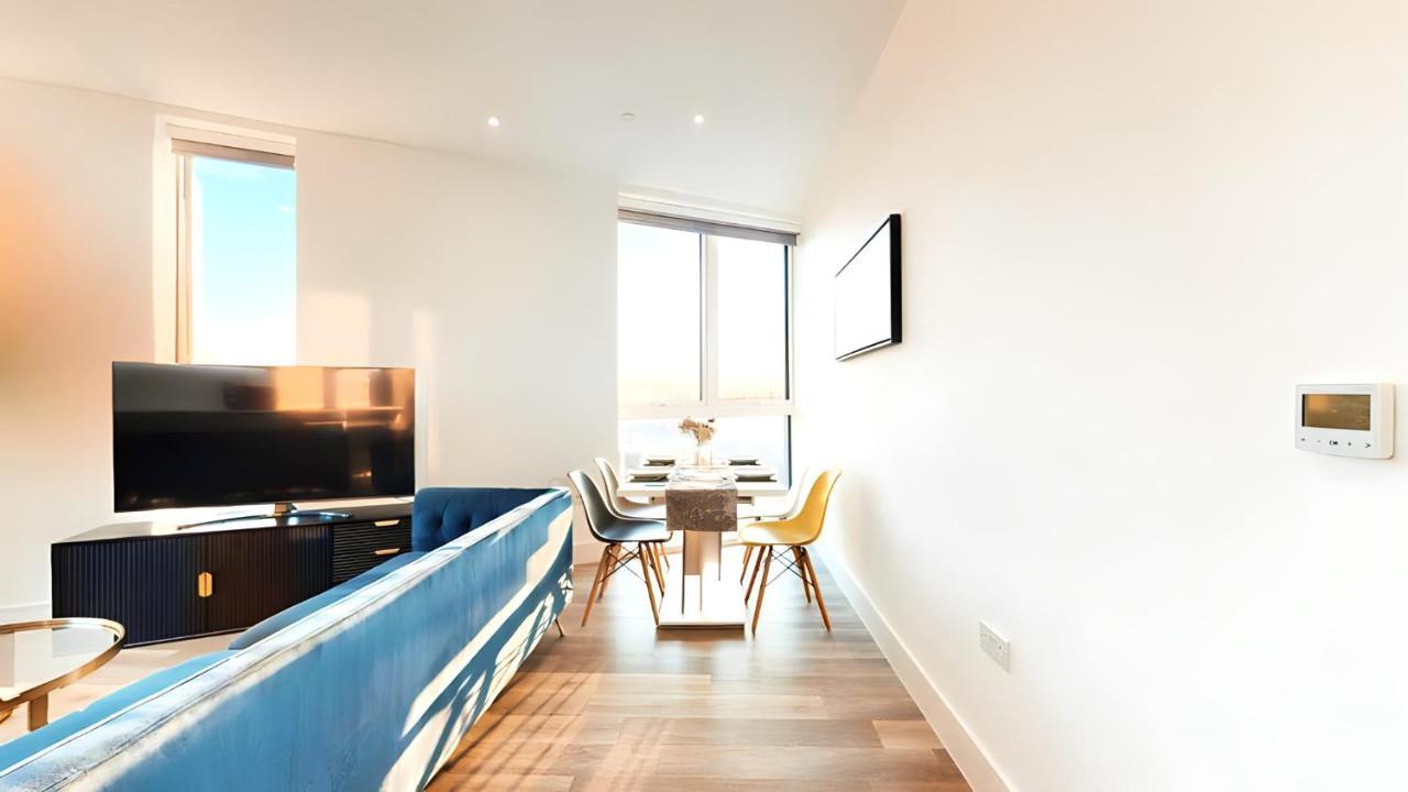 Apartment View 2-bed Battersea Penthouse - Underground Parking