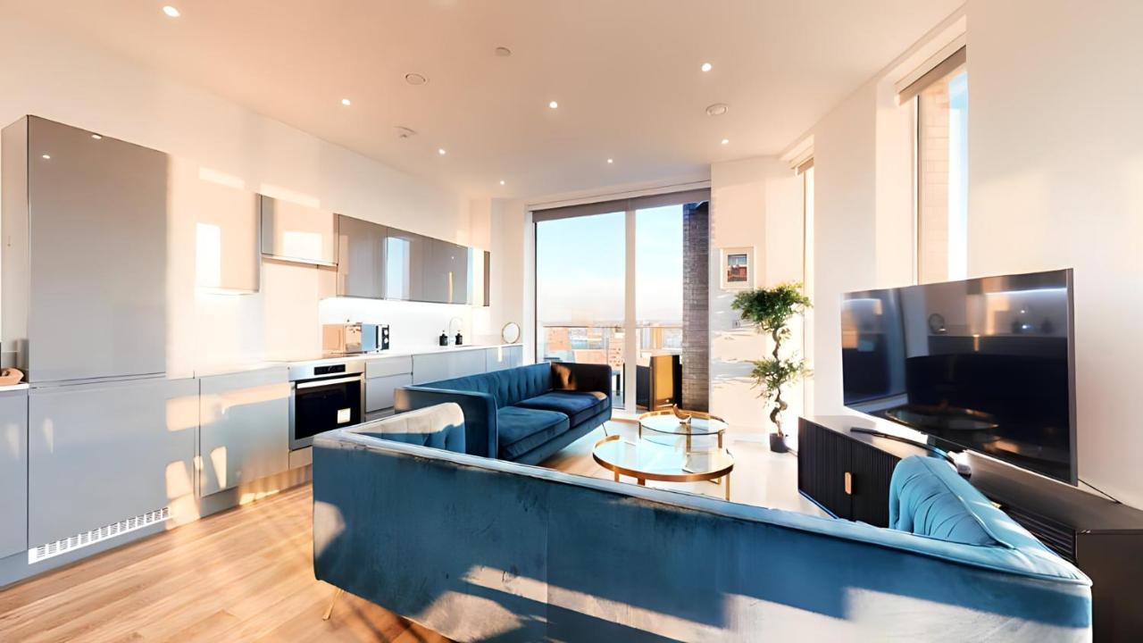 View 2-bed Battersea Penthouse - Underground Parking