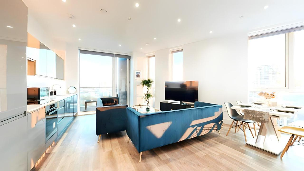Apartment View 2-bed Battersea Penthouse - Underground Parking London