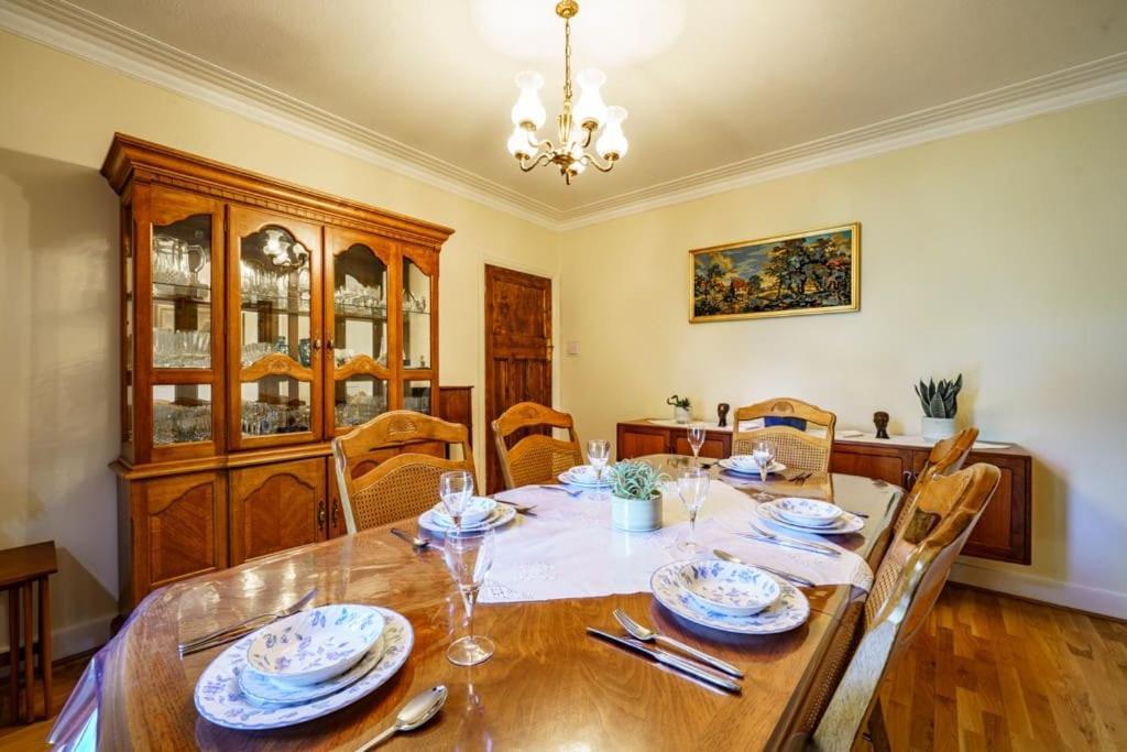 Wembley Arch View, 4-bed House, Drive For 2 Cars Apartamento *
