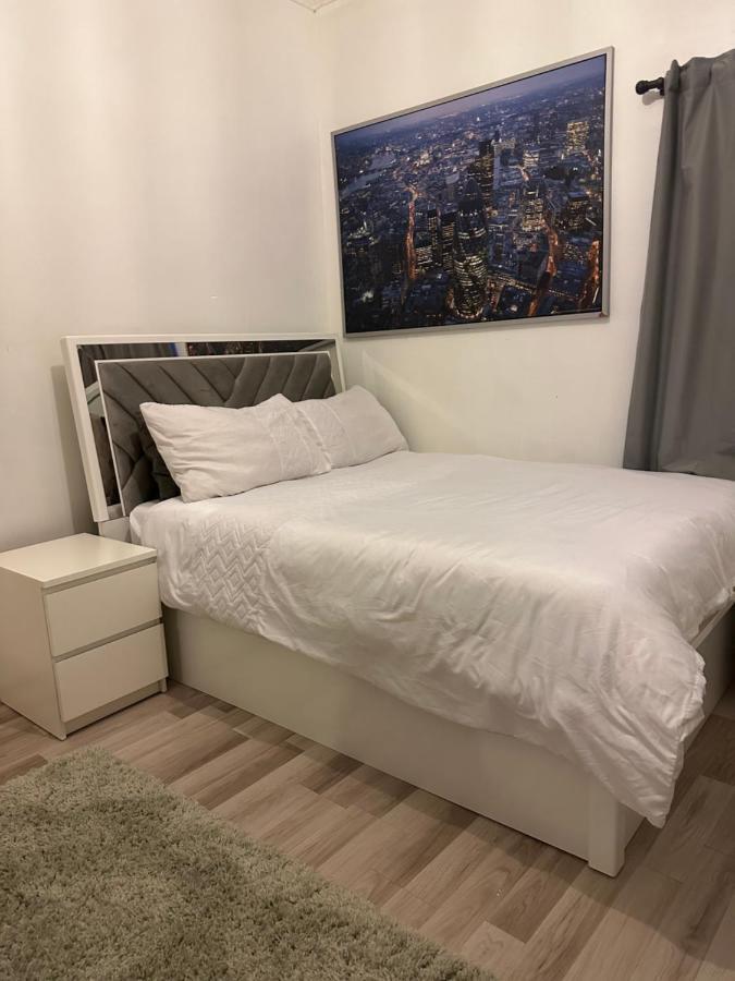 Privatunterkunft Spacious And Homely One Bedroom *