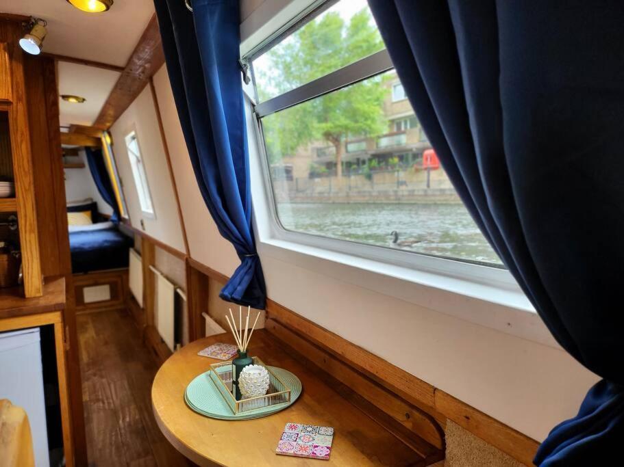 Cosy Canal Boat In Little Venice For Family & Friends * Londres